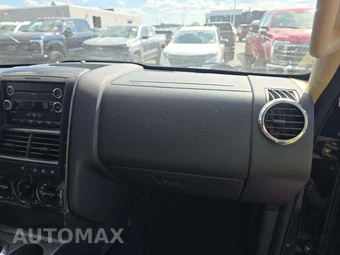 2010 Ford Explorer XLT – miniatura 16