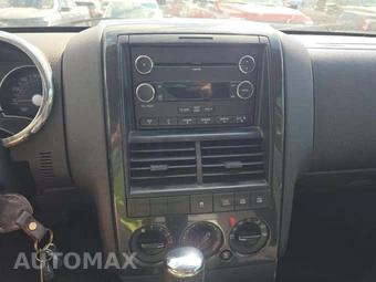 2010 Ford Explorer XLT – miniatura 7