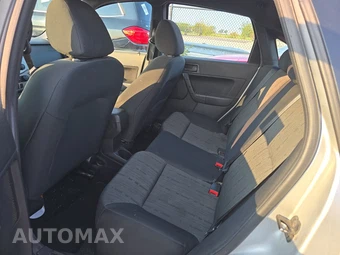 2010 Ford Focus SE Sedan - miniatura 13