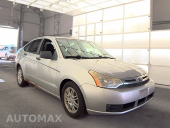 2010 Ford Focus SE Sedan - miniatura 3