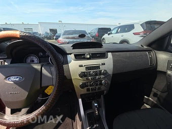 2010 Ford Focus SE Sedan – miniatura 11