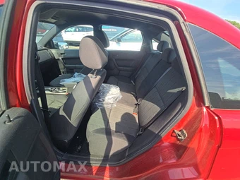 2010 Ford Focus SE Sedan – miniatura 13