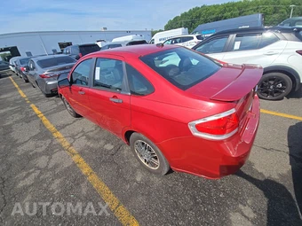 2010 Ford Focus SE Sedan – miniatura 6
