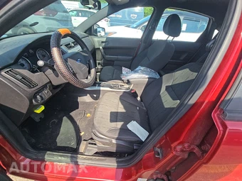 2010 Ford Focus SE Sedan – miniatura 7