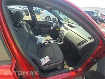 2010 Ford Focus SE Sedan – miniatura 8