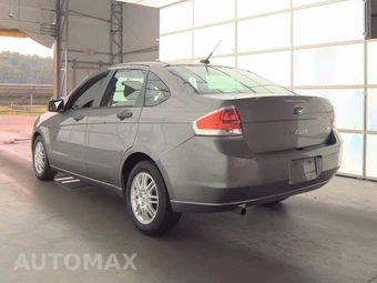 2010 Ford Focus SE Sedan – miniatura 6