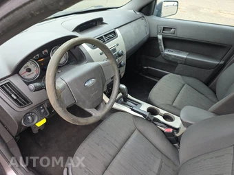 2010 Ford Focus SE Sedan – miniatura 7
