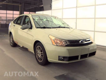 2010 Ford Focus SE Sedan - miniatura 3