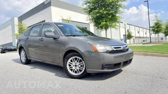 2010 Ford Focus SE Sedan - miniatura 2