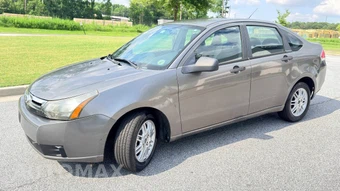 2010 Ford Focus SE Sedan - miniatura 8