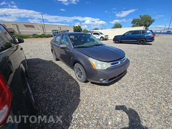 2010 Ford Focus SE Sedan – miniatura 4