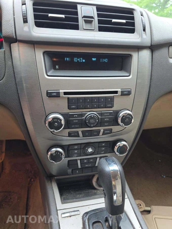 2010 Ford Fusion SE - miniatura 10