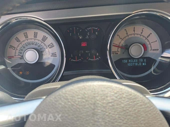 2010 Ford Mustang GT Convertible - miniatura 9