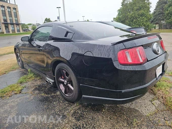 2010 Ford Mustang GT Coupe - miniatura 2