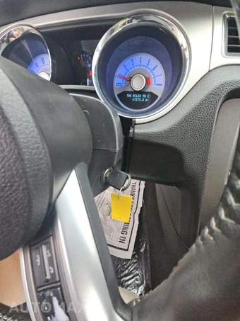 2010 Ford Mustang GT Coupe - miniatura 8