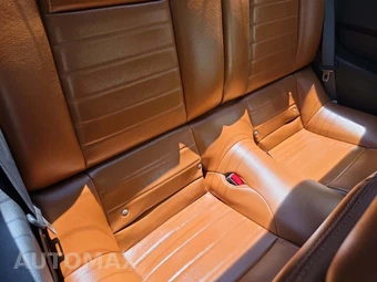 2010 Ford Mustang GT Coupe - miniatura 16