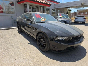 2010 Ford Mustang GT Coupe - miniatura 4