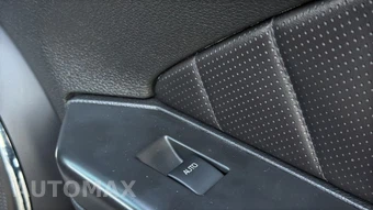 2010 Ford Mustang GT Premium Convertible - miniatura 10