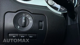 2010 Ford Mustang GT Premium Convertible - miniatura 28