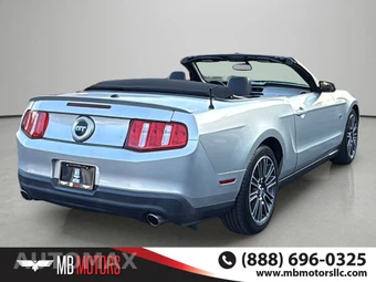 2010 Ford Mustang GT Premium Convertible - miniatura 4
