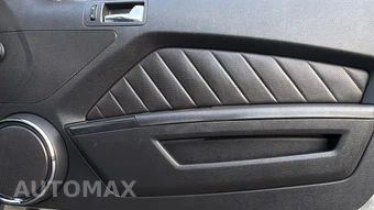 2010 Ford Mustang GT Premium Convertible - miniatura 9