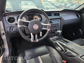2010 Ford Mustang GT Premium Coupe - miniatura 14