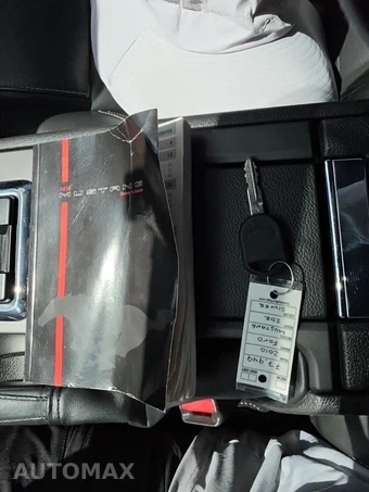 2010 Ford Mustang GT Premium Coupe - miniatura 28