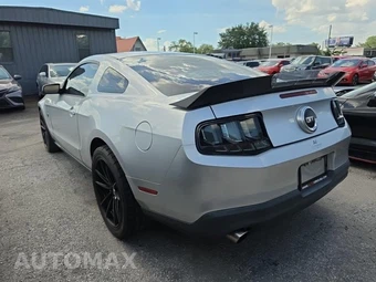 2010 Ford Mustang GT Premium Coupe - miniatura 6