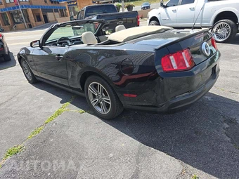 2010 Ford Mustang V6 Convertible - miniatura 2