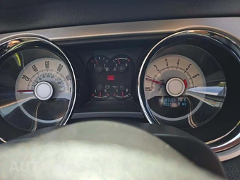 2010 Ford Mustang V6 Convertible - miniatura 9