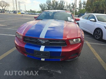 2010 Ford Mustang V6 Coupe - miniatura 2