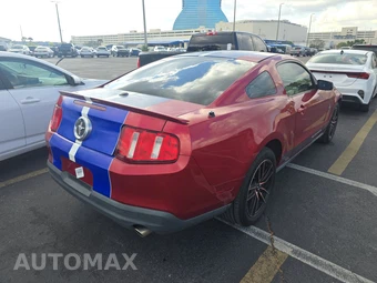 2010 Ford Mustang V6 Coupe - miniatura 4