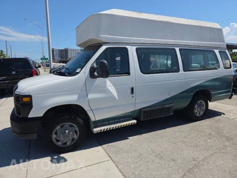 2010 Ford Super Duty E-350 Commercial Cargo Van 138.0" WB - miniatura 6