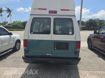 2010 Ford Super Duty E-350 Commercial Cargo Van 138.0" WB - miniatura 7