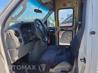 2010 Ford Super Duty E-350 Commercial Cargo Van 138.0" WB - miniatura 8