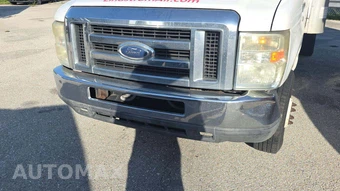 2010 Ford Super Duty E-350 Cutaway DRW - miniatura 19