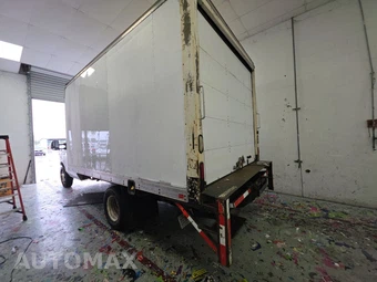 2010 Ford Super Duty E-350 Cutaway DRW - miniatura 6