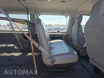 2010 Ford Super Duty E-350 Wagon XL 138.0" WB - miniatura 13