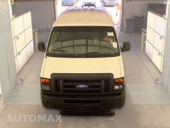 2010 Ford Super Duty E-350 Wagon XL 138.0" WB - miniatura 2