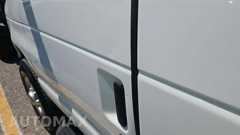 2010 Ford Super Duty E-350 Wagon XL 138.0" WB - miniatura 24