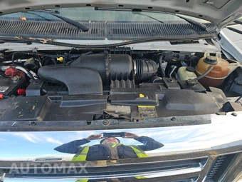 2010 Ford Super Duty E-450 Cutaway DRW 176.0" WB – miniatura 14