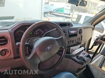 2010 Ford Super Duty E-450 Cutaway DRW – miniatura 11