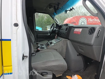 2010 Ford Super Duty E-450 Cutaway DRW - miniatura 10