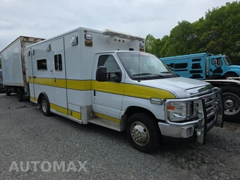 2010 Ford Super Duty E-450 Cutaway DRW - miniatura 6