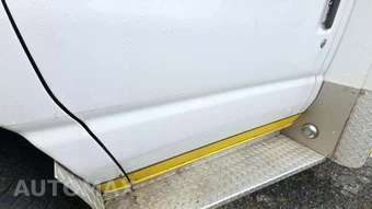 2010 Ford Super Duty E-450 Cutaway DRW - miniatura 8