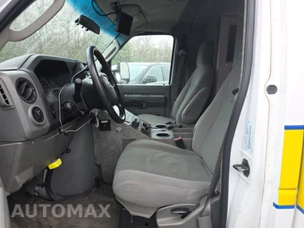 2010 Ford Super Duty E-450 Cutaway DRW - miniatura 9