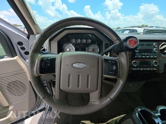 2010 Ford Super Duty F-250 Lariat Crew Cab Medium Bed - miniatura 10