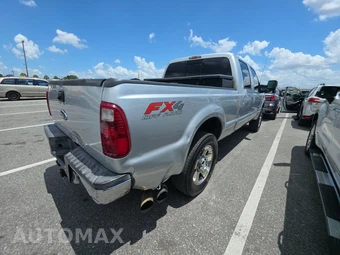 2010 Ford Super Duty F-250 Lariat Crew Cab Medium Bed - miniatura 4