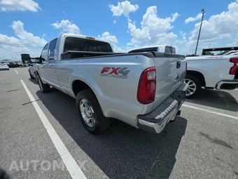 2010 Ford Super Duty F-250 Lariat Crew Cab Medium Bed - miniatura 6
