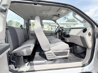 2010 Ford Super Duty F-250 XL Extended Cab Long Bed w/Rear Doors - miniatura 14